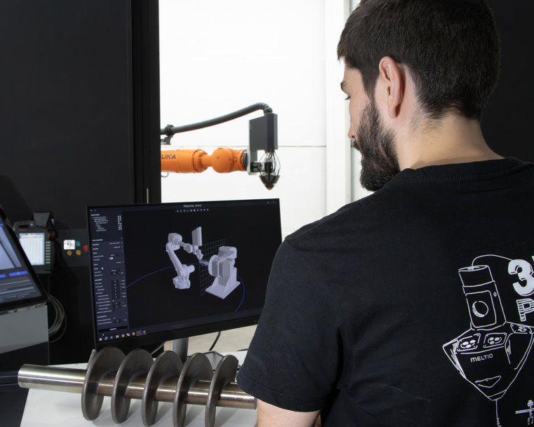 Meltio revoluciona la capacidad de un brazo robótico para fabricar piezas metálicas impresas en 3D con su novedoso software Meltio Space, que permite diseños muy precisos y fiables